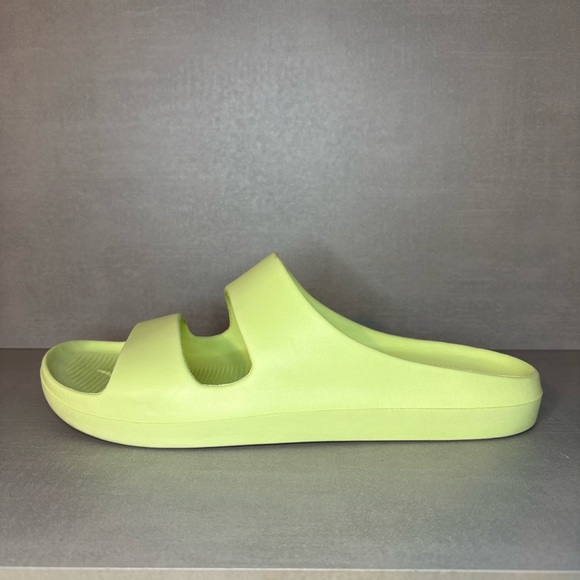 Bombas | Friday Slides Shoes - Lime Green ; Mens 9.5 - Picture 1 of 7